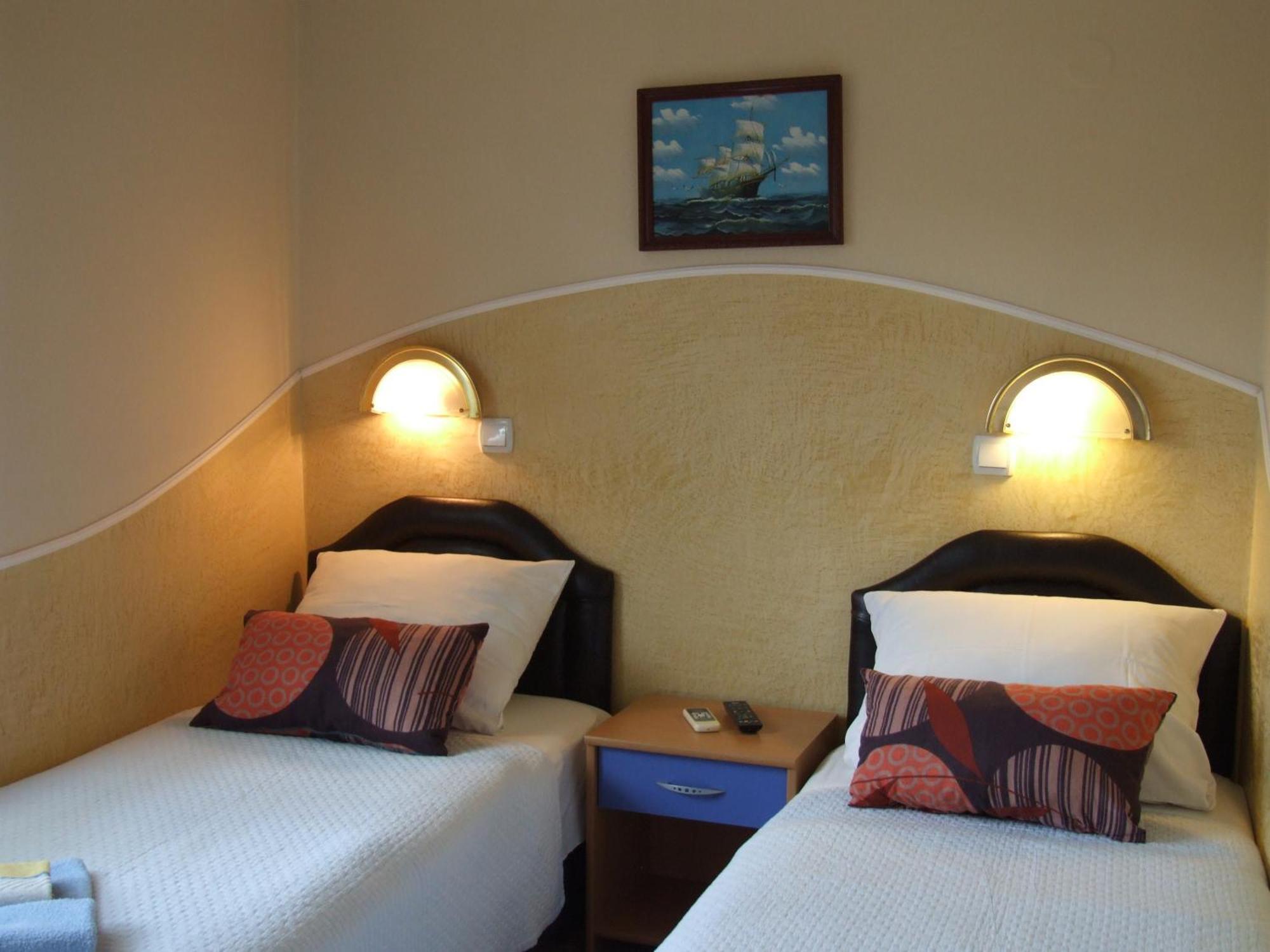 Apartments Pod Lozom With Seaview Petrovac Habitación foto